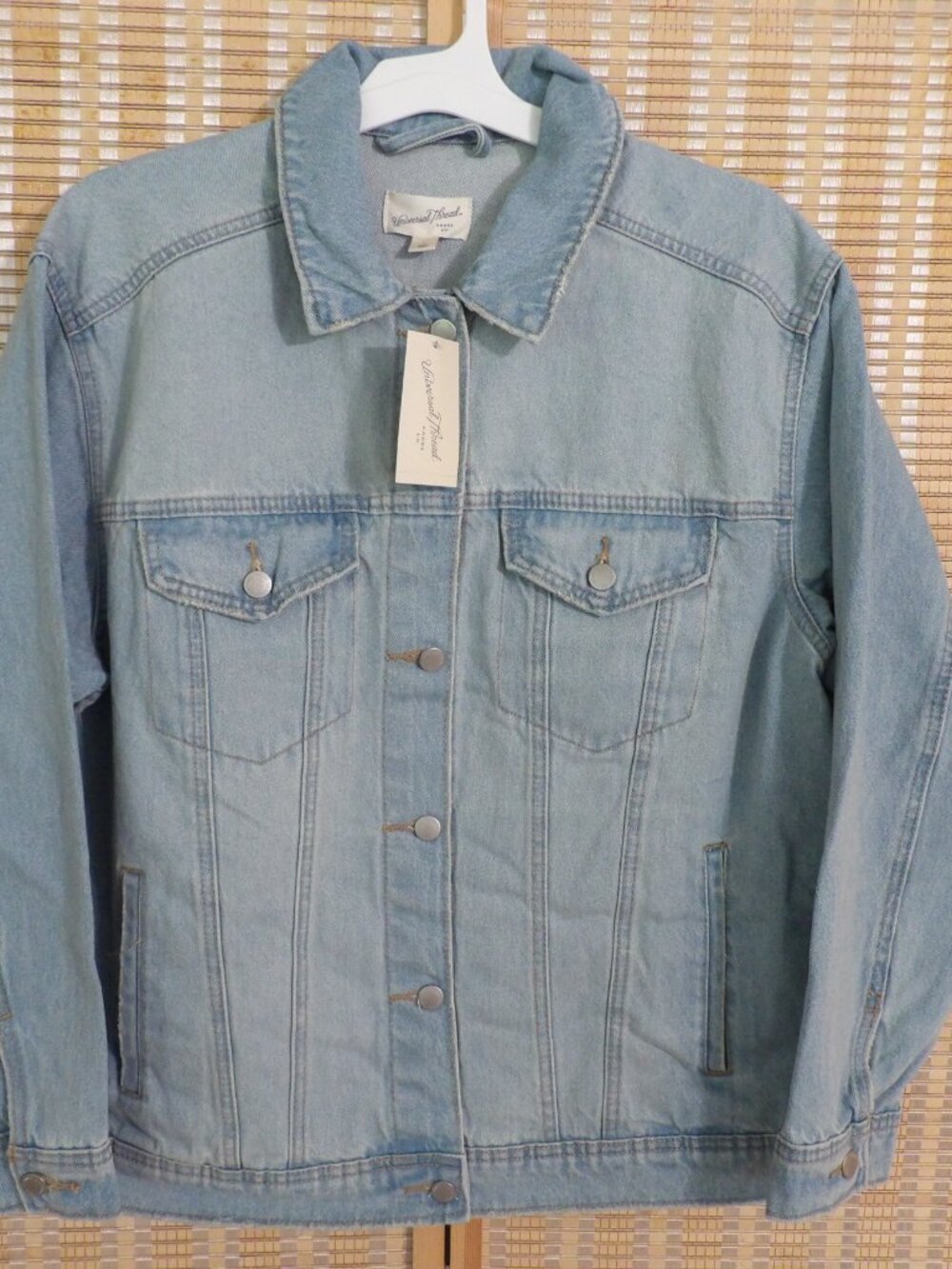 NWT Women's Universal Thread Size Large 90's Baggy Trucker Jacket